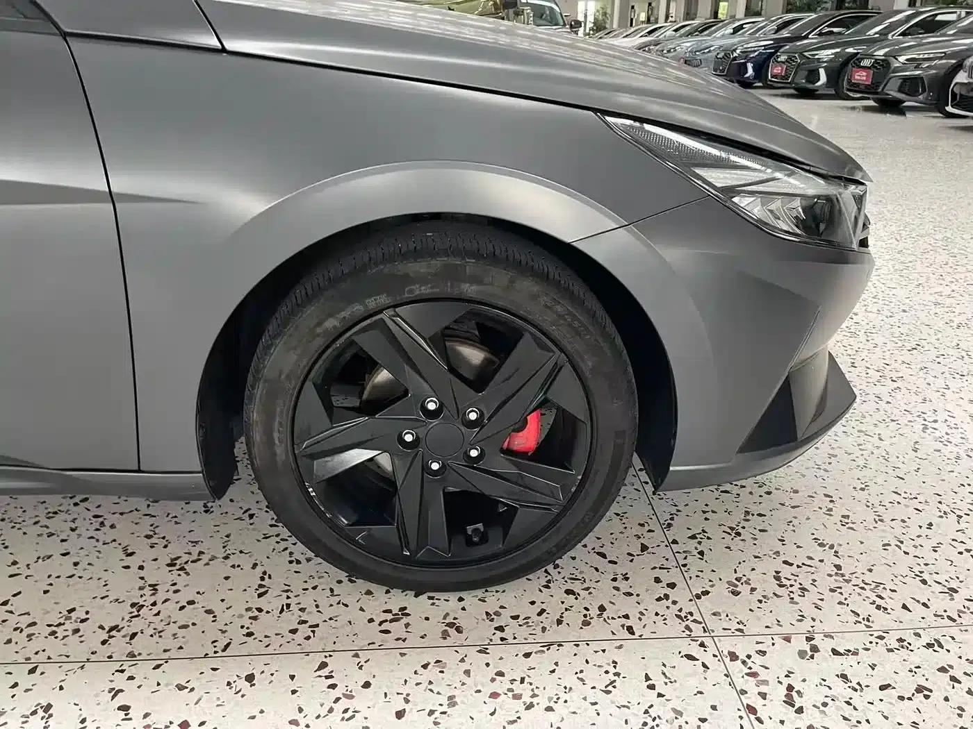 Hyundai Elantra 2022 1.5L CVT 20th Anniversary Edition — миниатюра 23