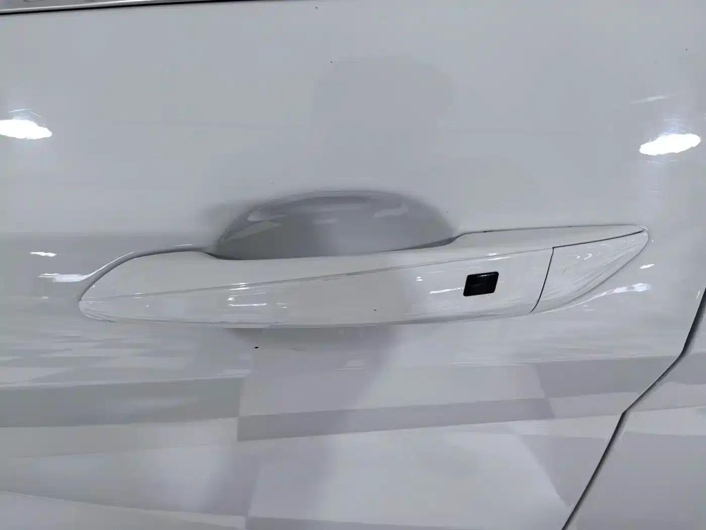 Hyundai Elantra 2022 1.5L CVT LUX Premium Edition — миниатюра 10