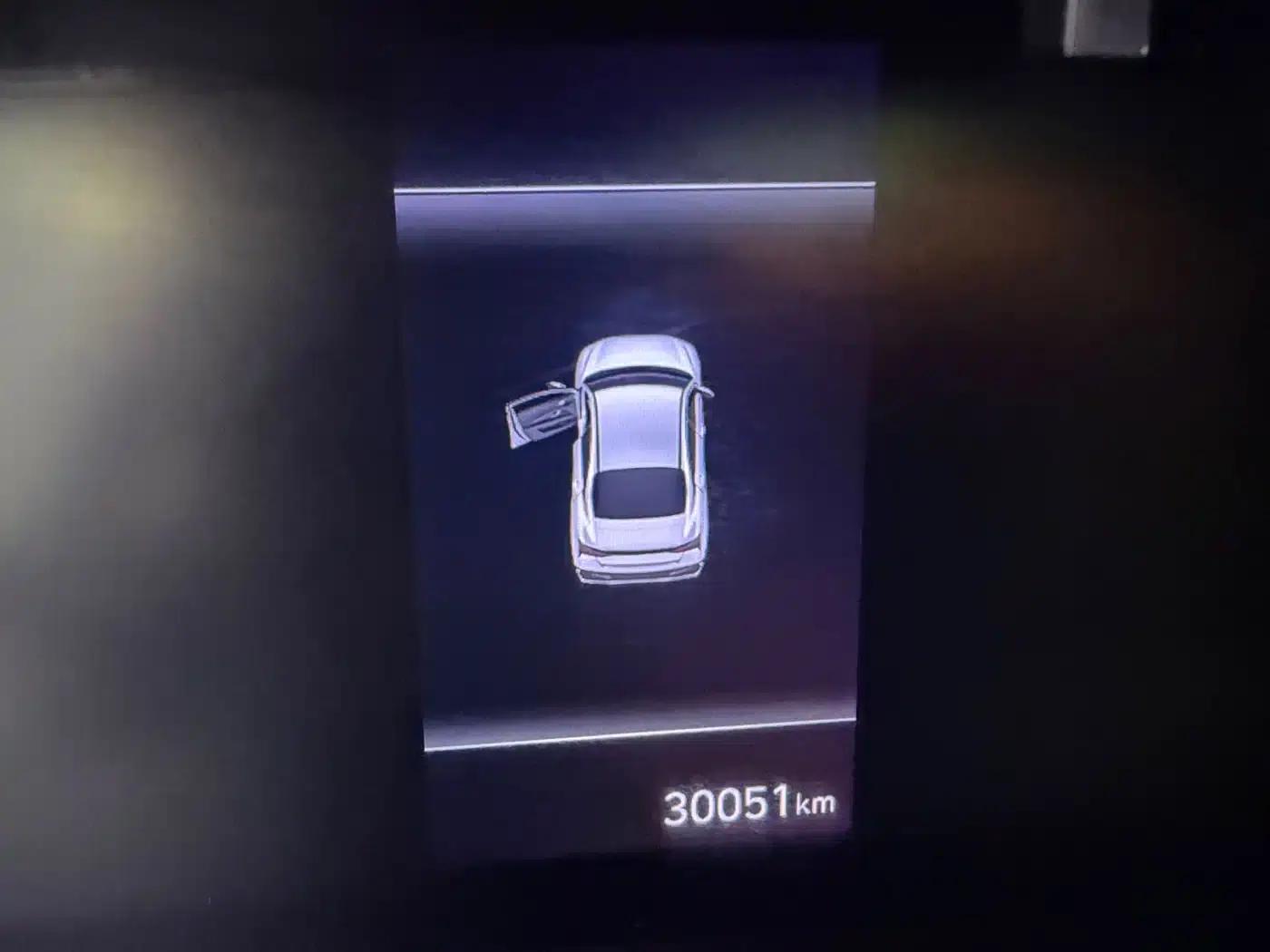 Hyundai Elantra 2023 1.5L CVT GLX Elite Edition — миниатюра 12