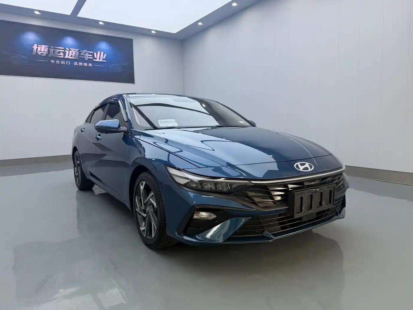 Hyundai Elantra 2023 1.5L CVT GLX Elite Edition — миниатюра 3