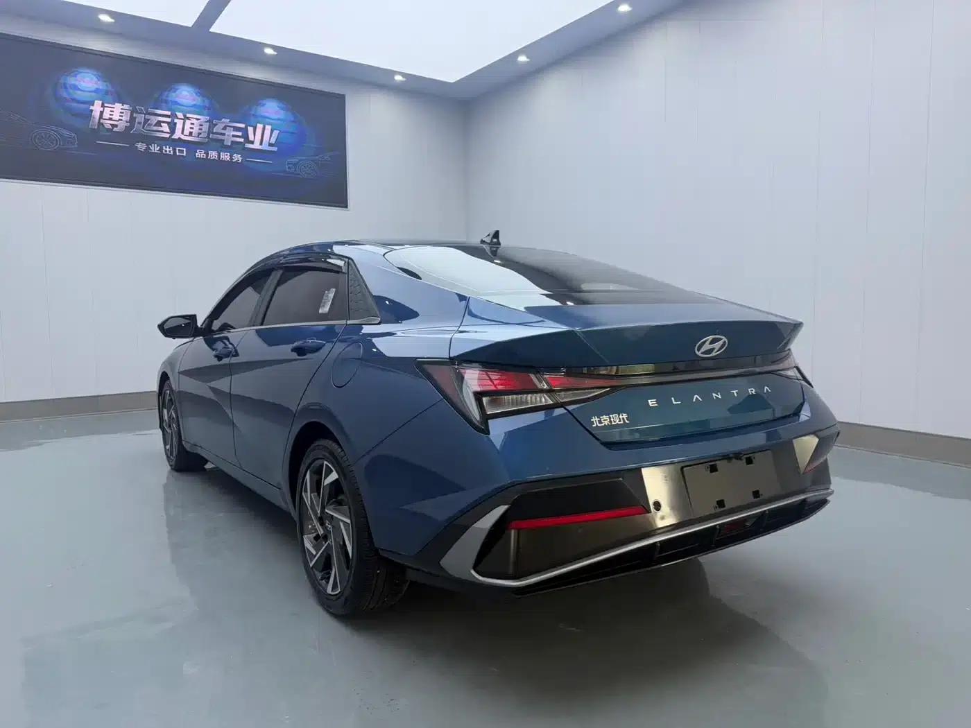 Hyundai Elantra 2023 1.5L CVT GLX Elite Edition — миниатюра 4