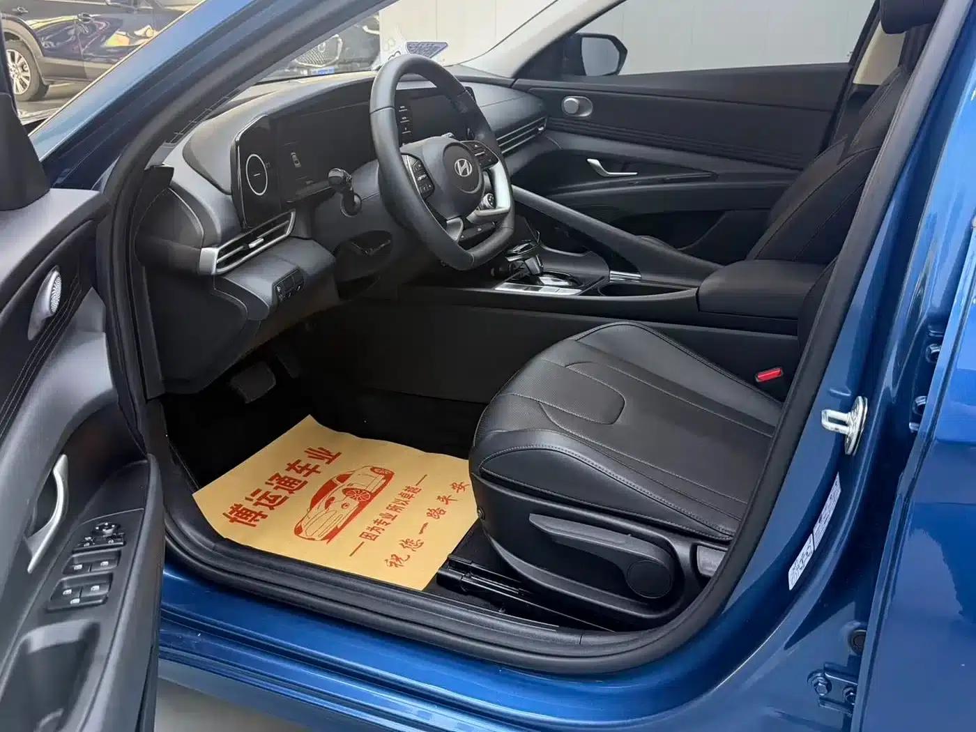 Hyundai Elantra 2023 1.5L CVT GLX Elite Edition — миниатюра 7