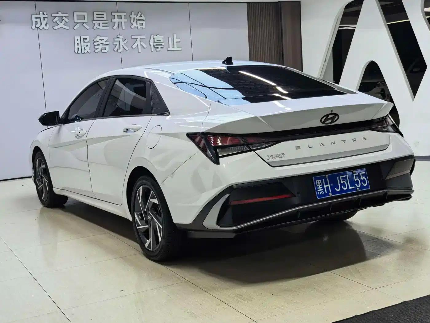 Hyundai Elantra 2023 1.5L CVT GLX Elite Edition — миниатюра 6
