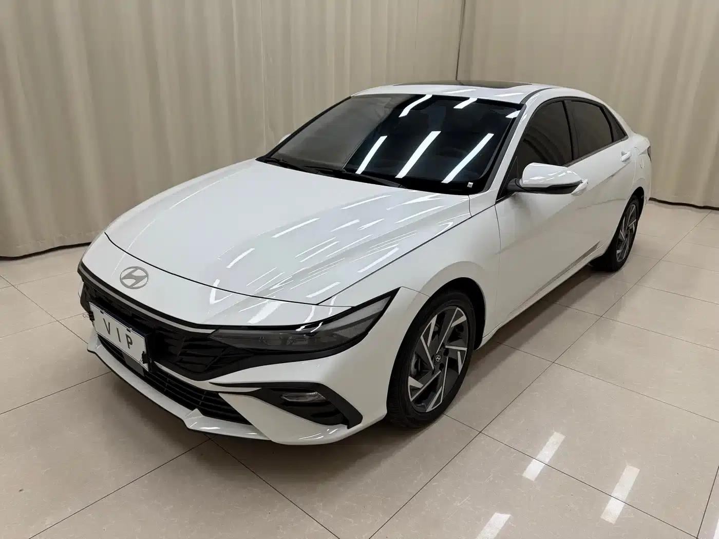 Hyundai Elantra 2023 1.5L CVT GLX Elite Edition — миниатюра 1