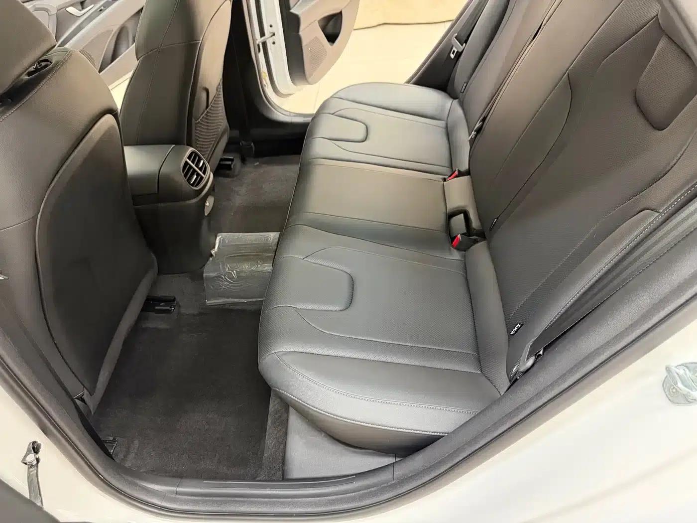 Hyundai Elantra 2023 1.5L CVT GLX Elite Edition — миниатюра 16