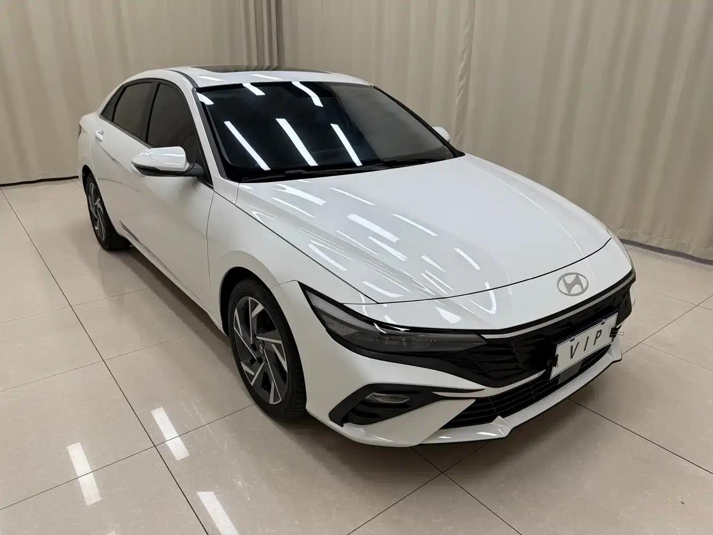 Hyundai Elantra 2023 1.5L CVT GLX Elite Edition — миниатюра 3