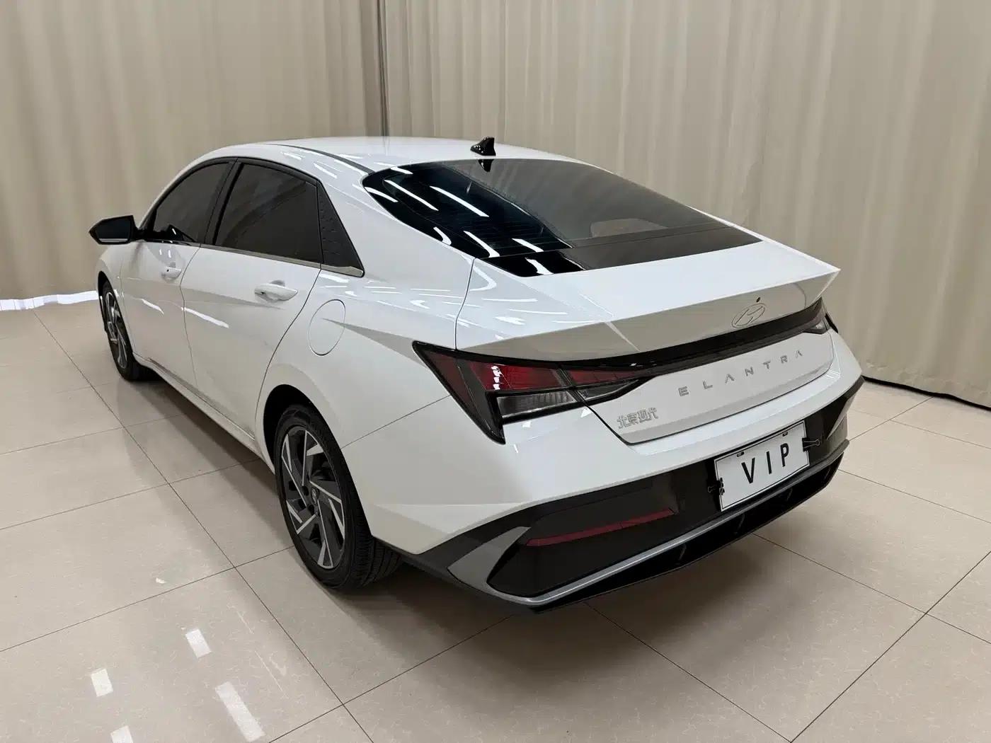 Hyundai Elantra 2023 1.5L CVT GLX Elite Edition — миниатюра 6