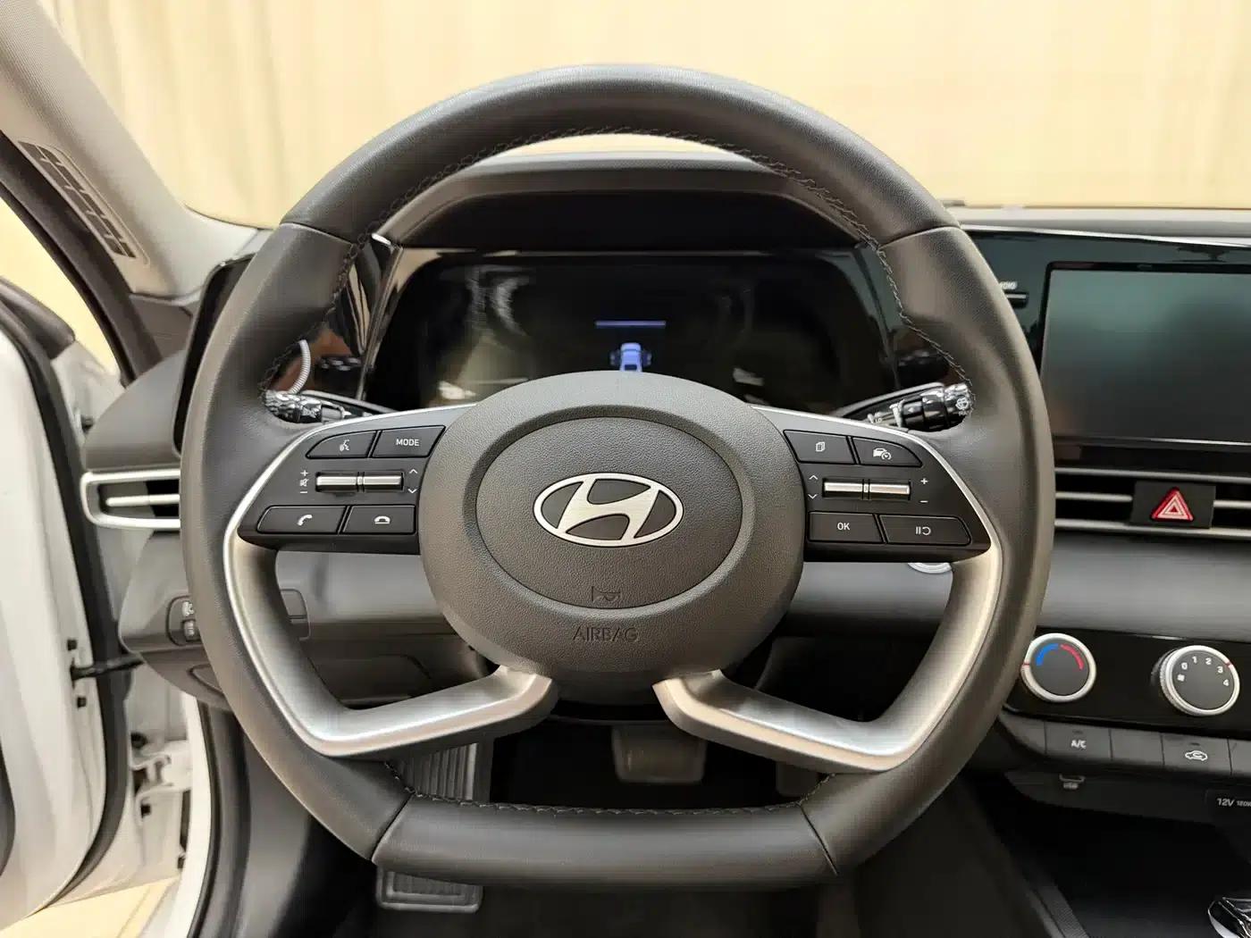 Hyundai Elantra 2023 1.5L CVT GLX Elite Edition — миниатюра 10