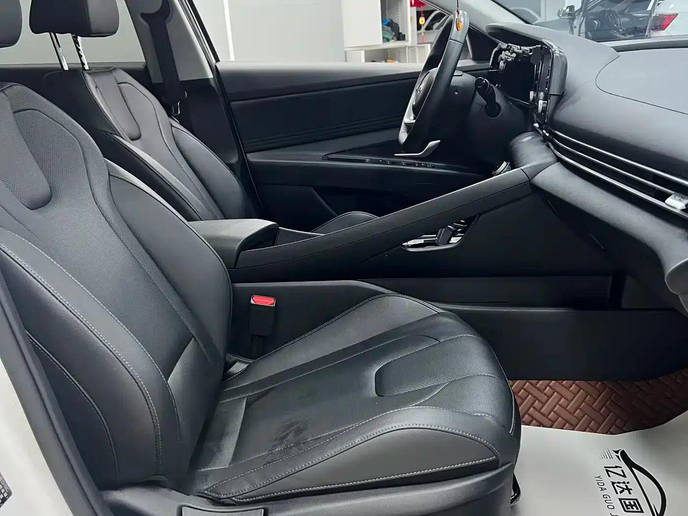 Hyundai Elantra 2022 1.5L CVT GLX Elite Edition — миниатюра 12