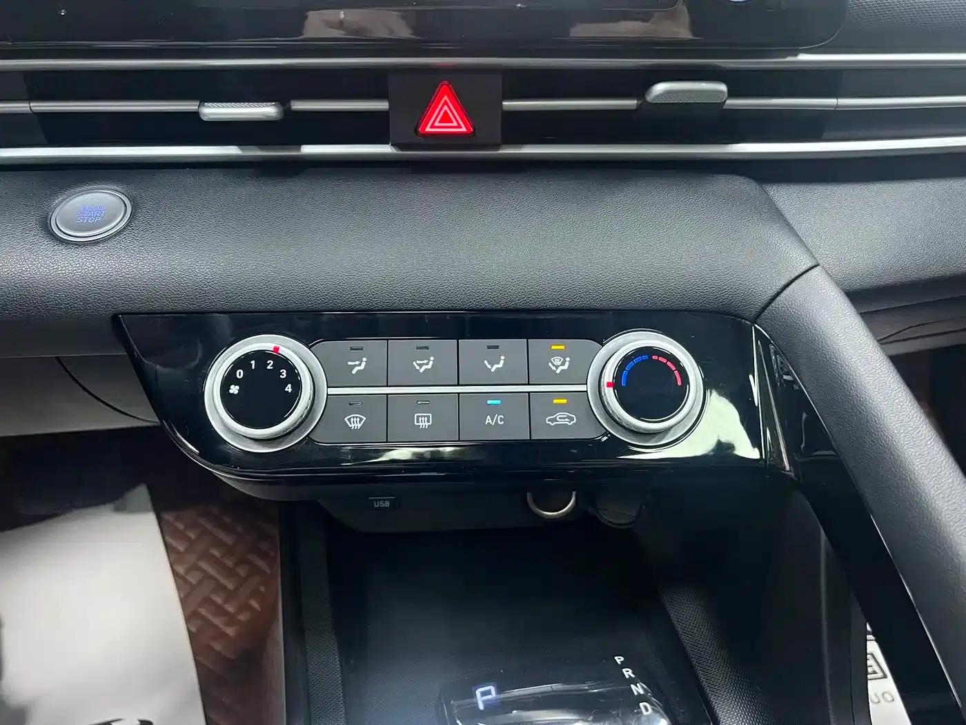 Hyundai Elantra 2022 1.5L CVT GLX Elite Edition — миниатюра 16