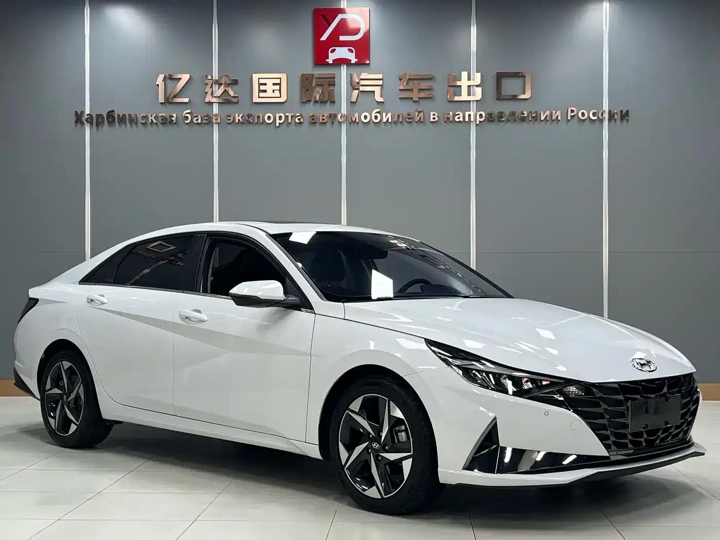 Hyundai Elantra 2022 1.5L CVT GLX Elite Edition — миниатюра 3