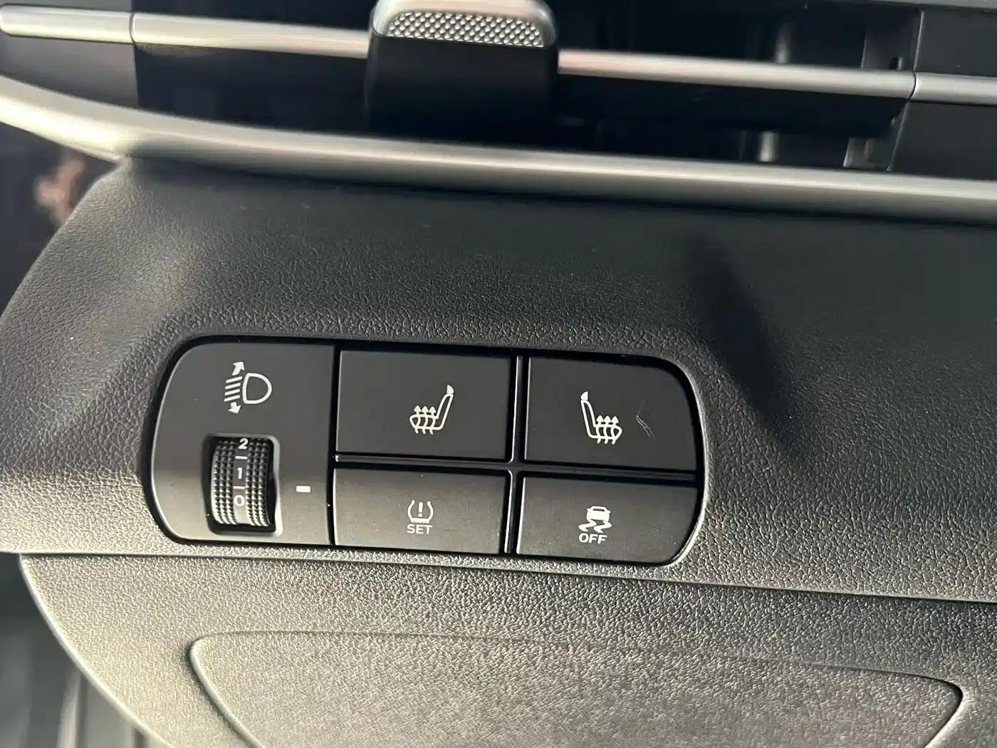 Hyundai Elantra 2022 1.5L CVT GLX Elite Edition — миниатюра 7