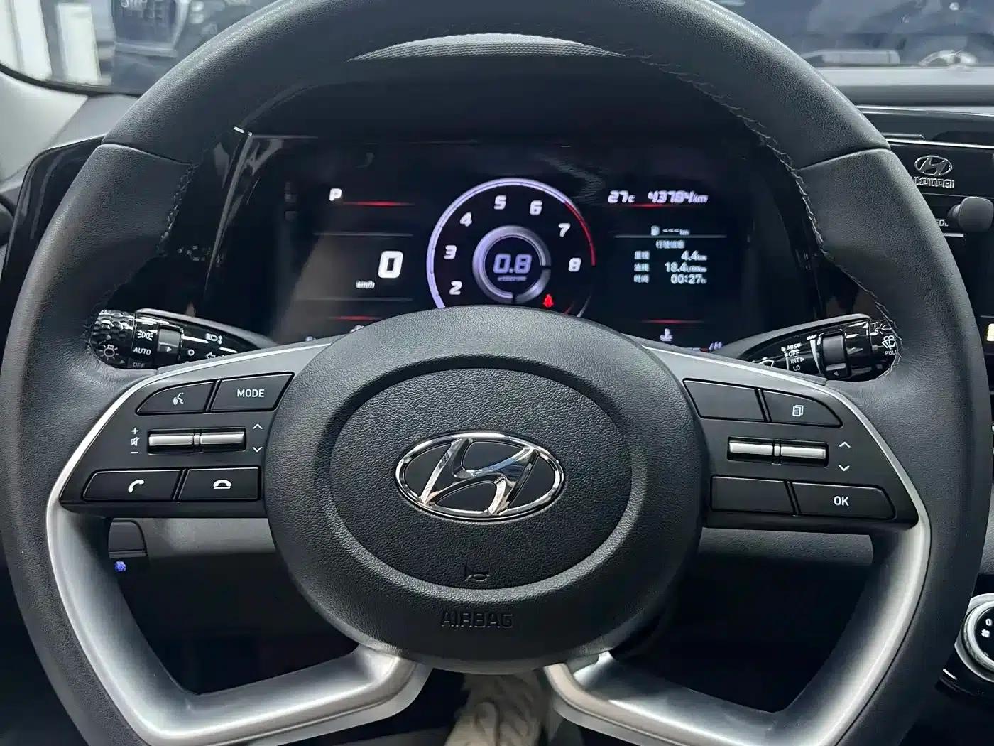 Hyundai Elantra 2022 1.5L CVT GLX Elite Edition — миниатюра 9