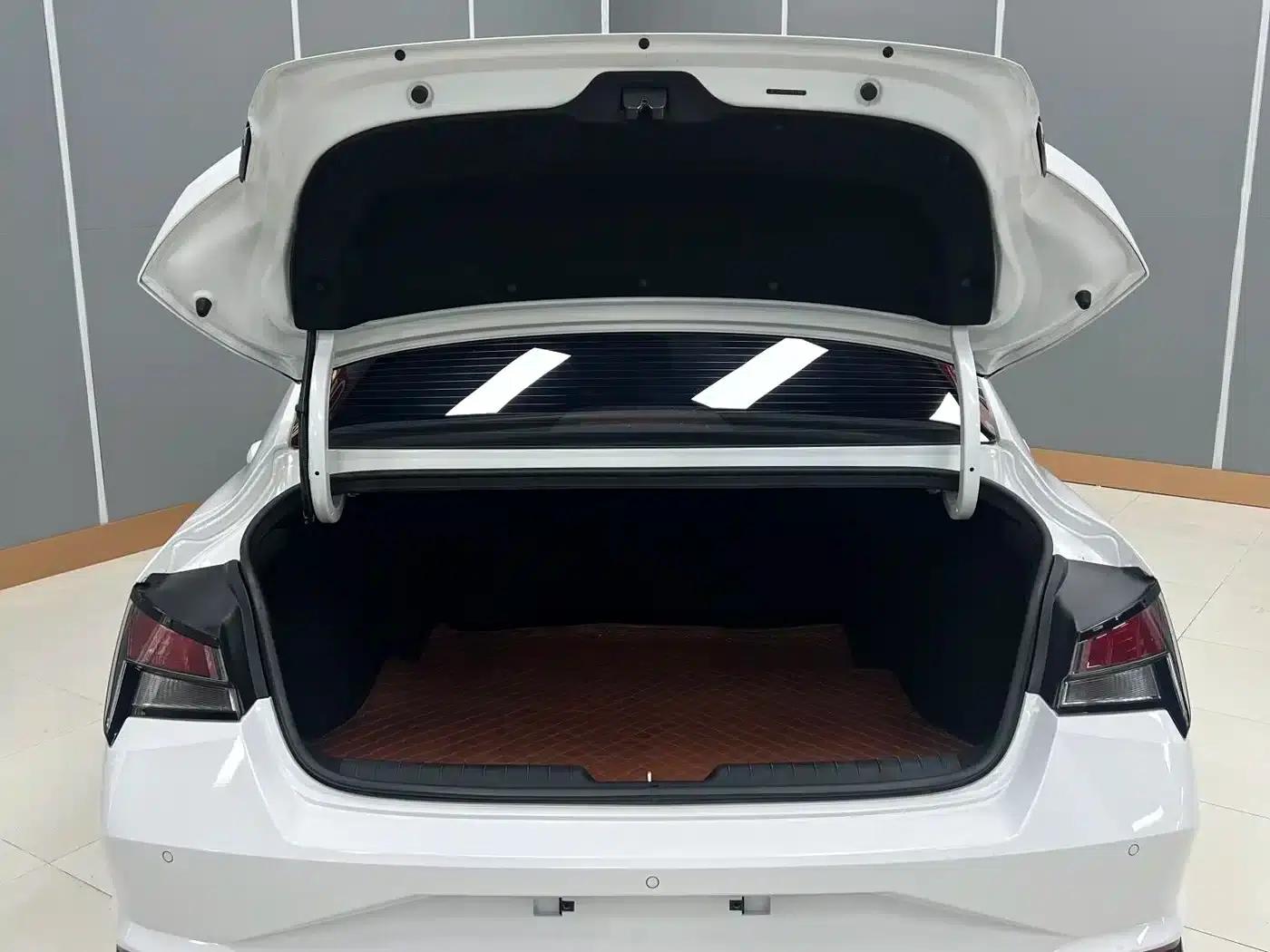 Hyundai Elantra 2022 1.5L CVT GLX Elite Edition — миниатюра 10