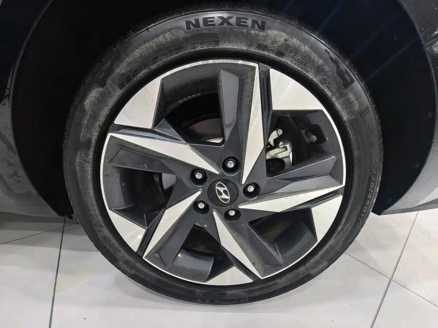 Hyundai Elantra 2022 1.5L CVT LUX Premium Edition — миниатюра 14