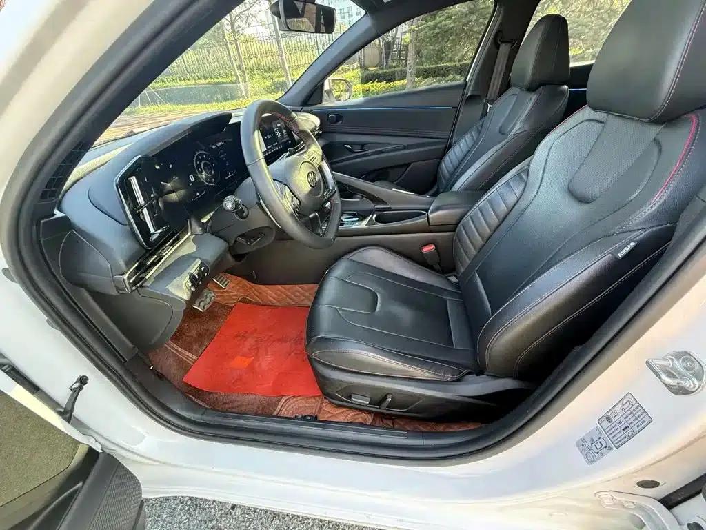 Hyundai Elantra 2022 240TGDi DCT LUX Premium Edition — миниатюра 11