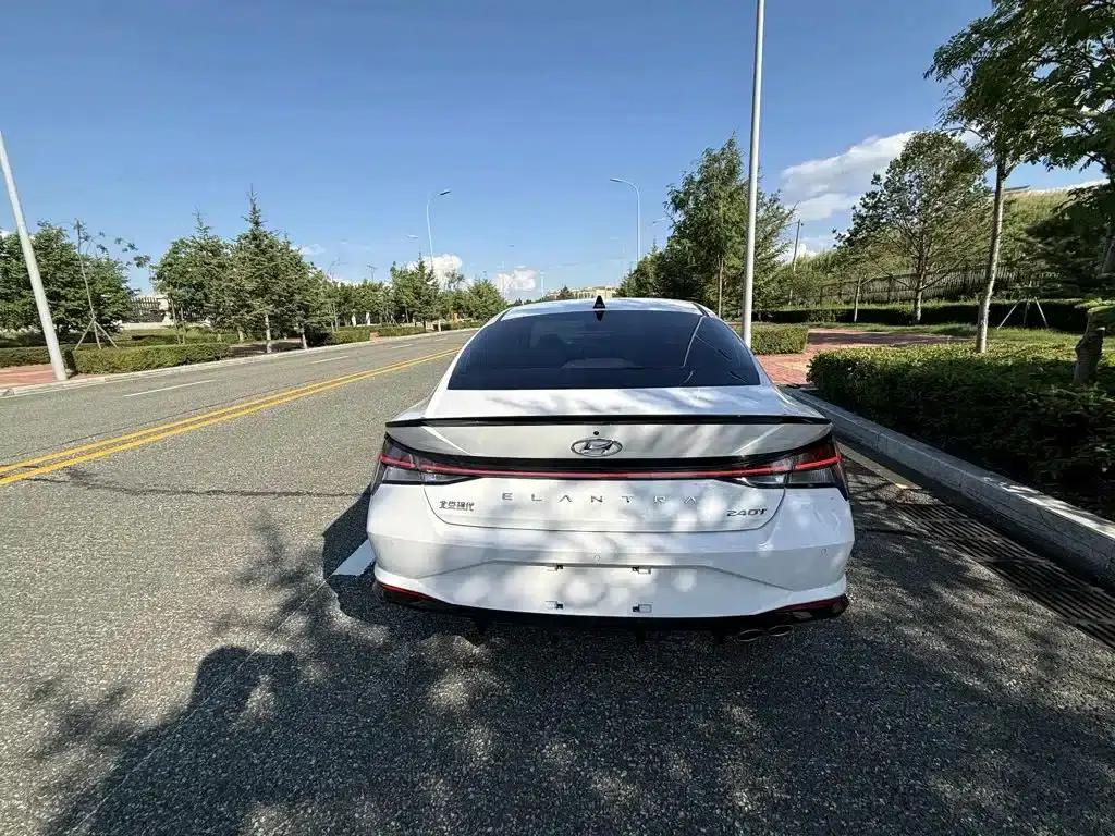 Hyundai Elantra 2022 240TGDi DCT LUX Premium Edition — миниатюра 4
