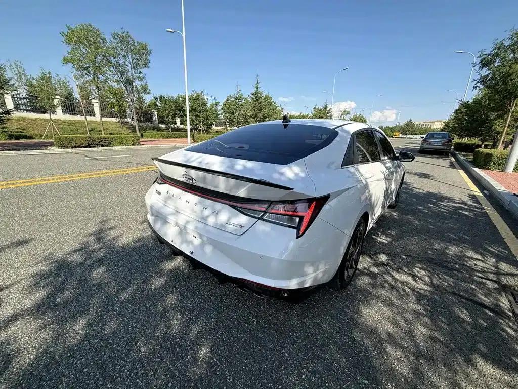 Hyundai Elantra 2022 240TGDi DCT LUX Premium Edition — миниатюра 5