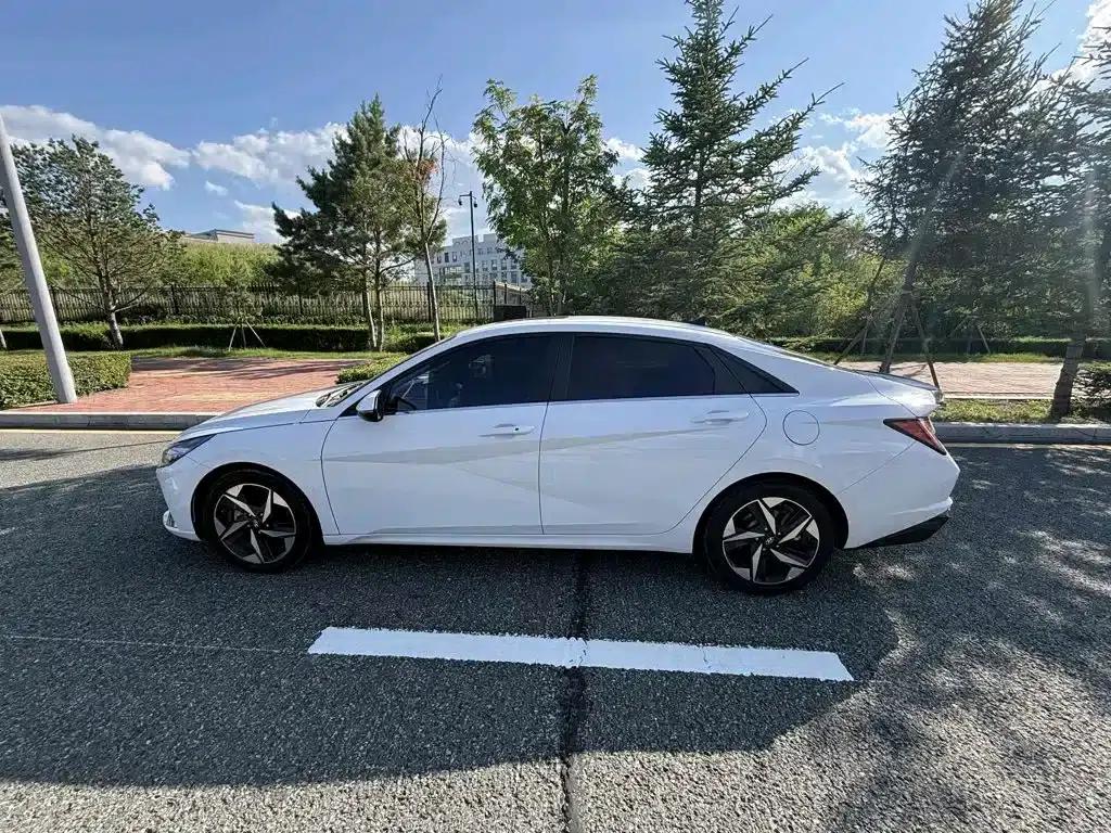 Hyundai Elantra 2022 240TGDi DCT LUX Premium Edition — миниатюра 7
