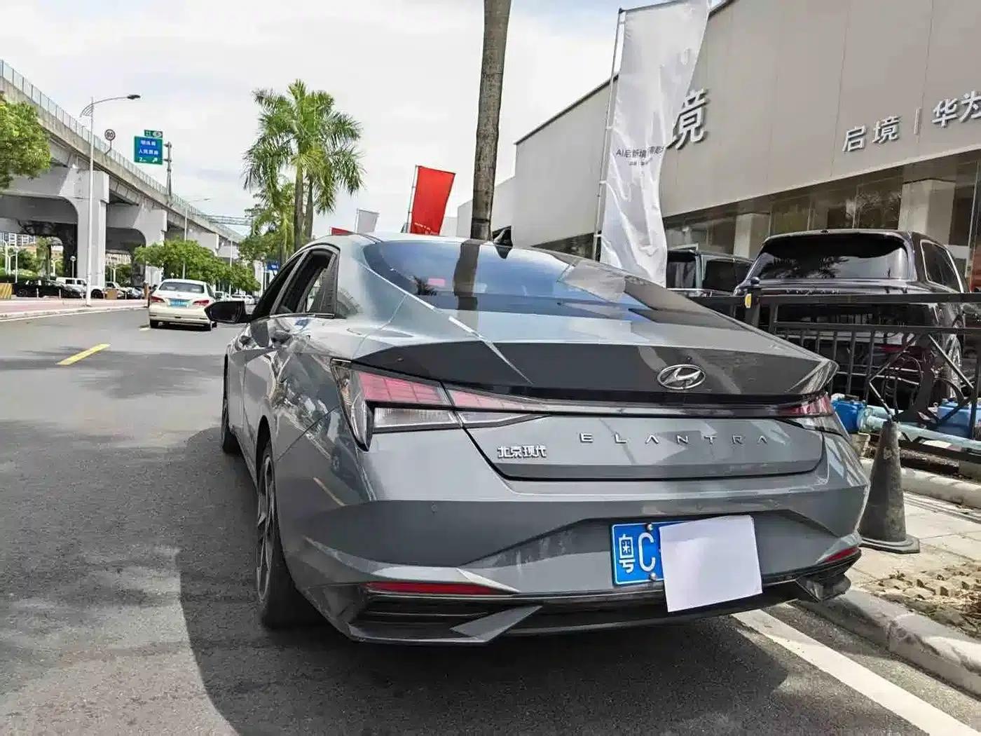 Hyundai Elantra 2021 1.5L CVT GLX Elite Edition — миниатюра 7