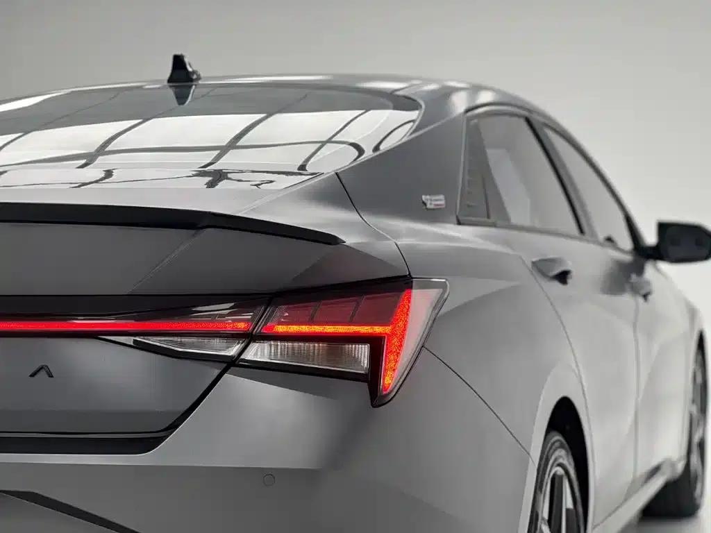 Hyundai Elantra 2022 1.5L CVT 20th Anniversary Edition — миниатюра 9
