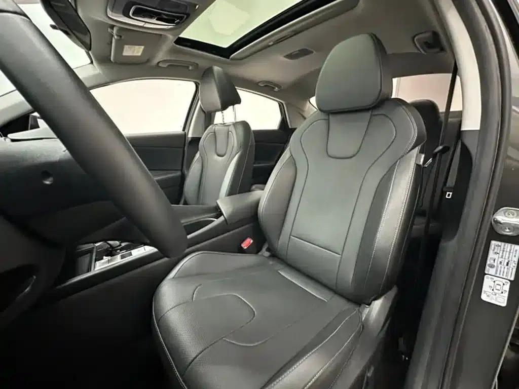 Hyundai Elantra 2023 1.5L CVT GLX Elite Edition — миниатюра 13