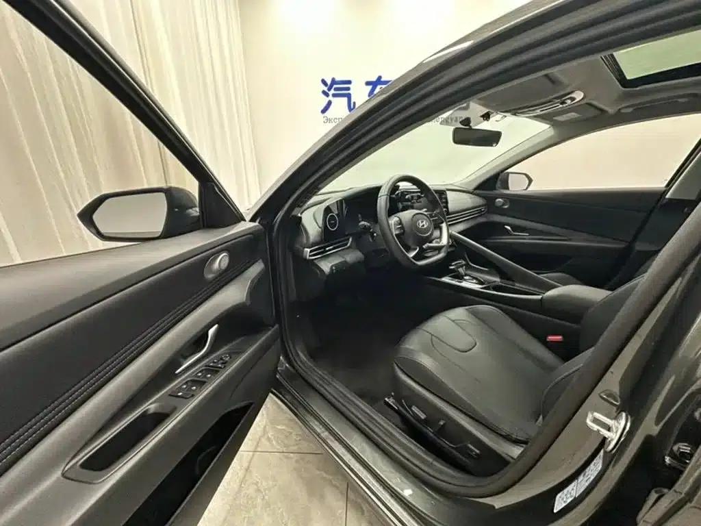 Hyundai Elantra 2023 1.5L CVT GLX Elite Edition — миниатюра 7
