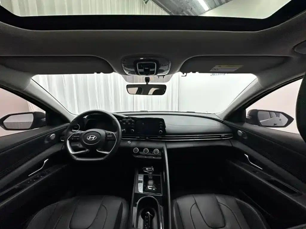 Hyundai Elantra 2023 1.5L CVT GLX Elite Edition — миниатюра 9