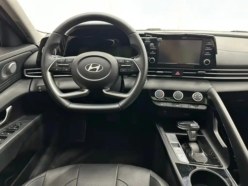 Hyundai Elantra 2023 1.5L CVT GLX Elite Edition — миниатюра 10