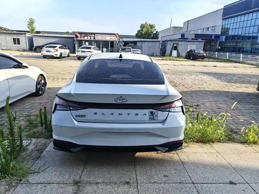 2021 Hyundai Elantra 1.5L CVT GLS Leading Edition — миниатюра 4