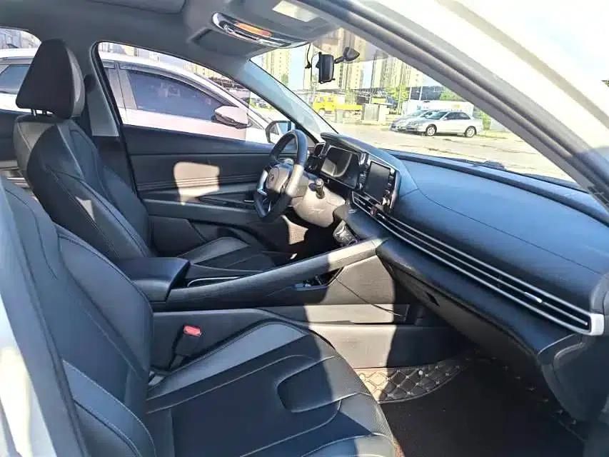 2021 Hyundai Elantra 1.5L CVT GLS Leading Edition — миниатюра 9