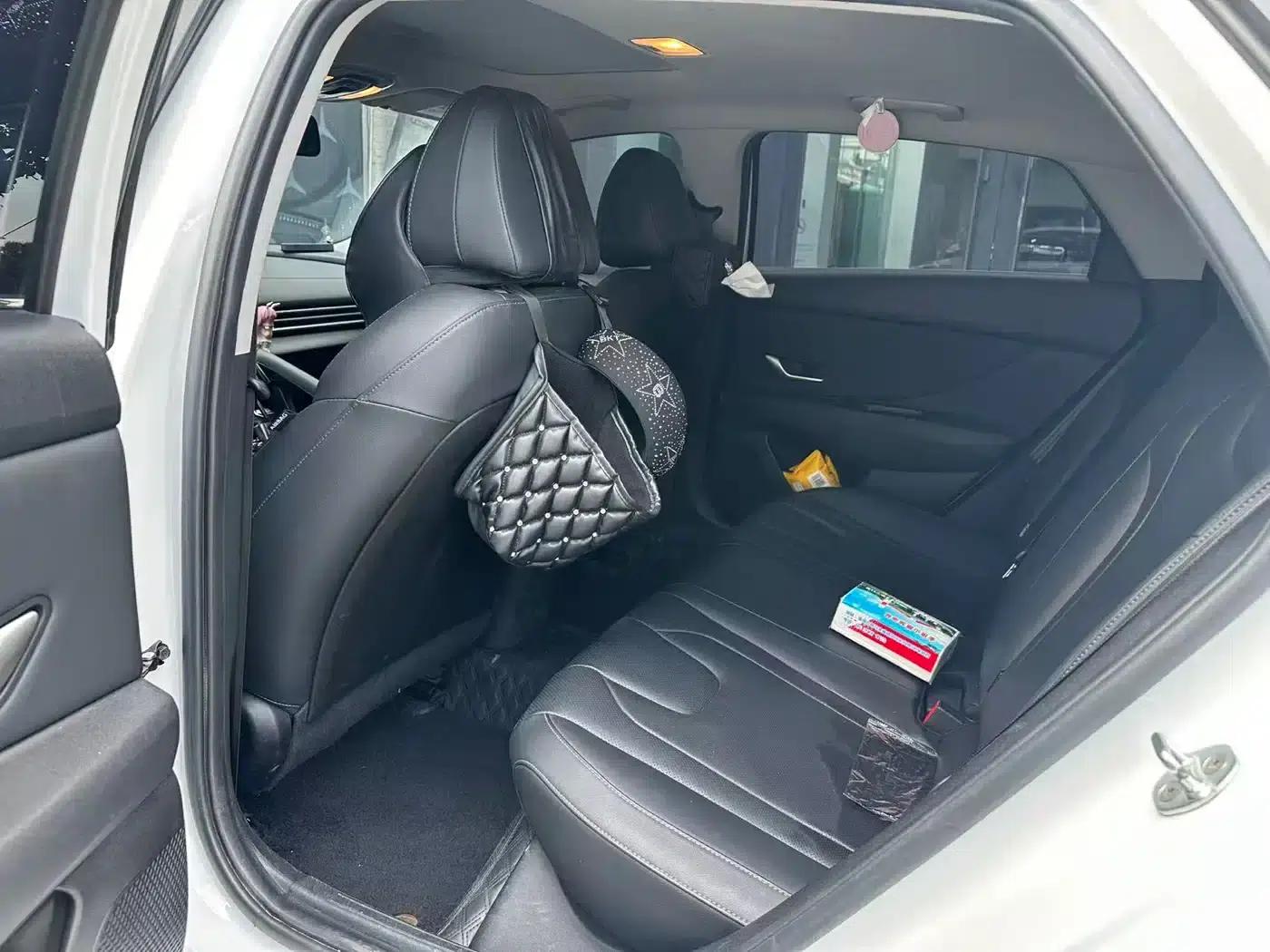 Hyundai Elantra 2021 1.5L CVT GLX Elite Edition — миниатюра 5