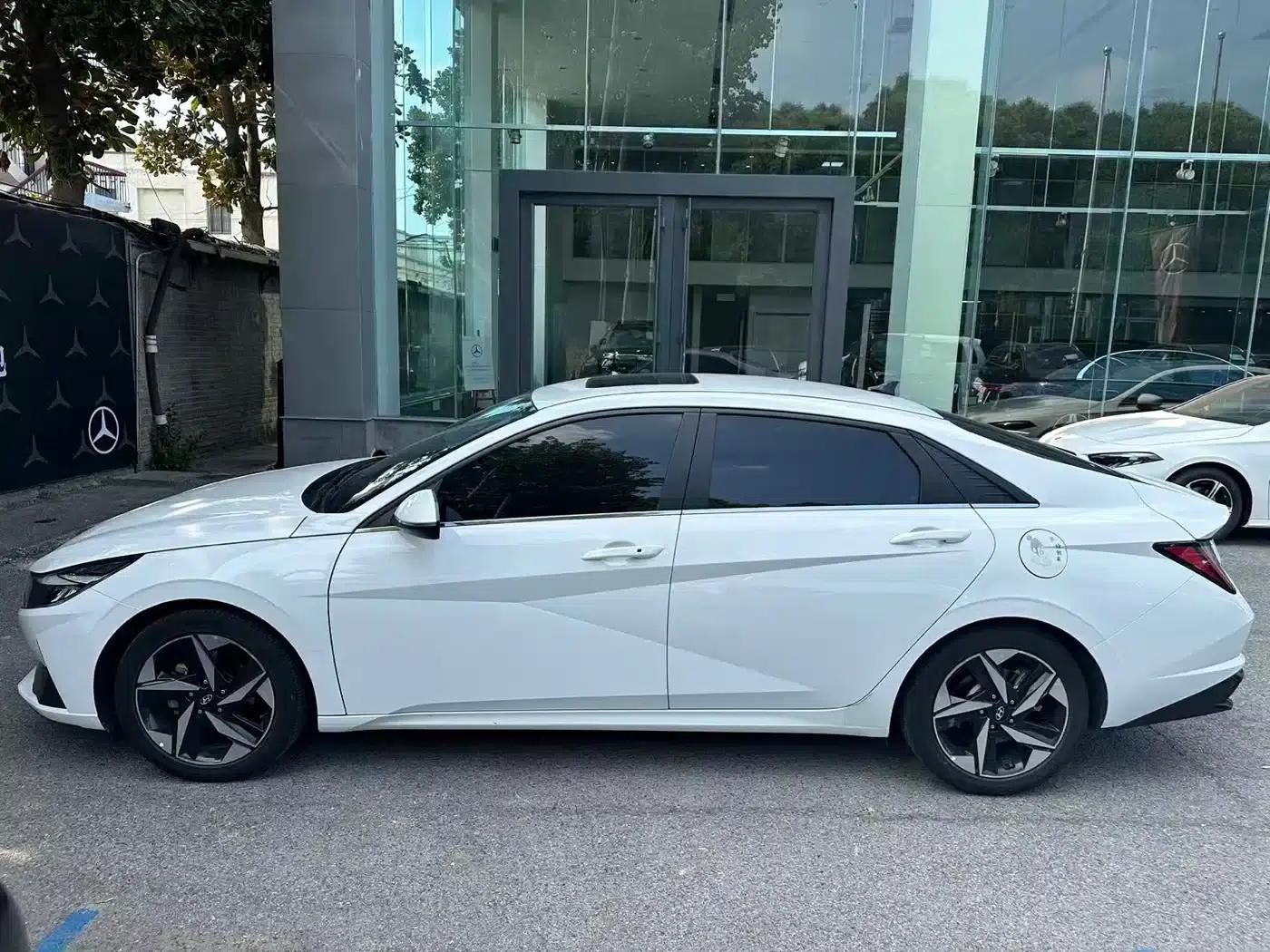 Hyundai Elantra 2021 1.5L CVT GLX Elite Edition — миниатюра 6