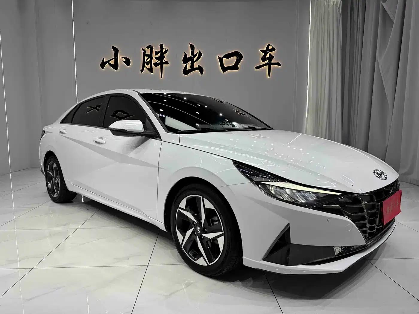 Hyundai Elantra 2022 1.5L CVT GLX Elite Edition — миниатюра 3