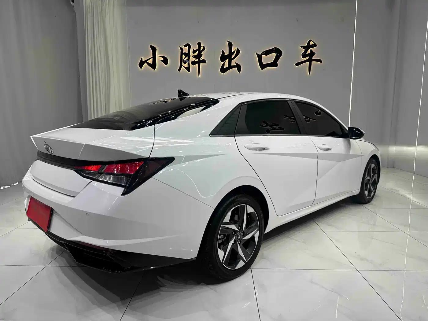 Hyundai Elantra 2022 1.5L CVT GLX Elite Edition — миниатюра 4