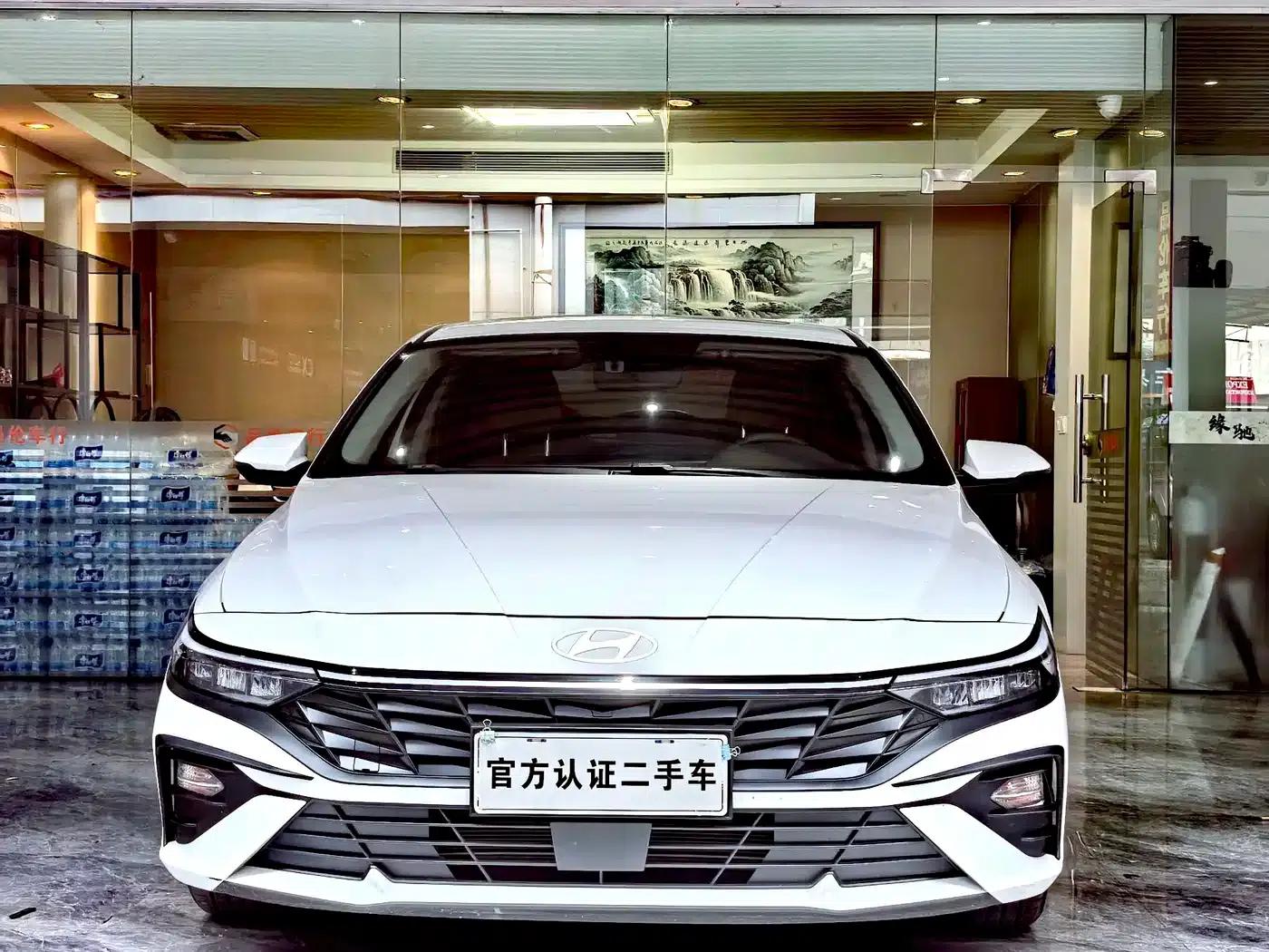 Hyundai Elantra 2023 1.5L CVT GLX Elite Edition — миниатюра 2