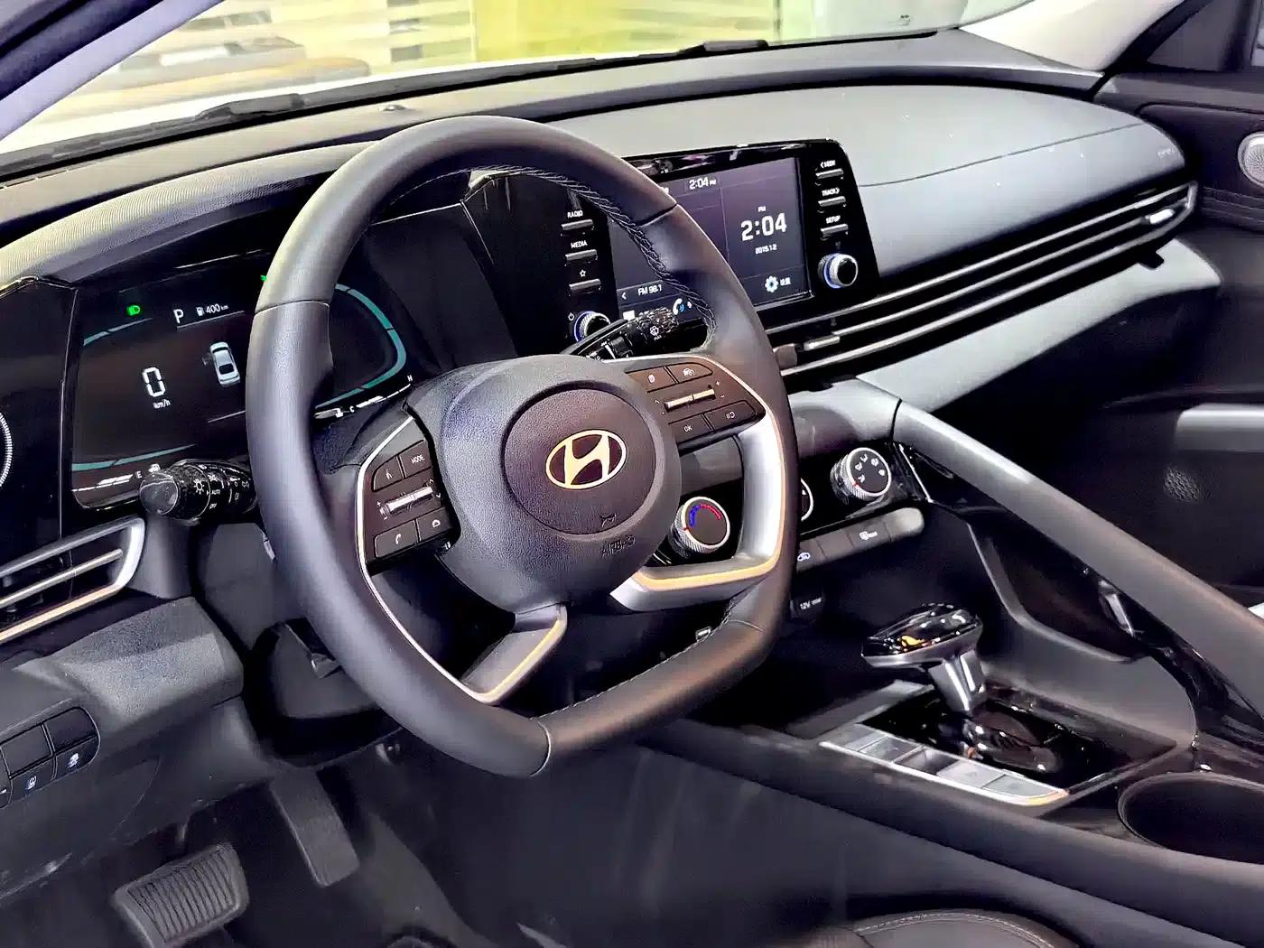 Hyundai Elantra 2023 1.5L CVT GLX Elite Edition — миниатюра 12