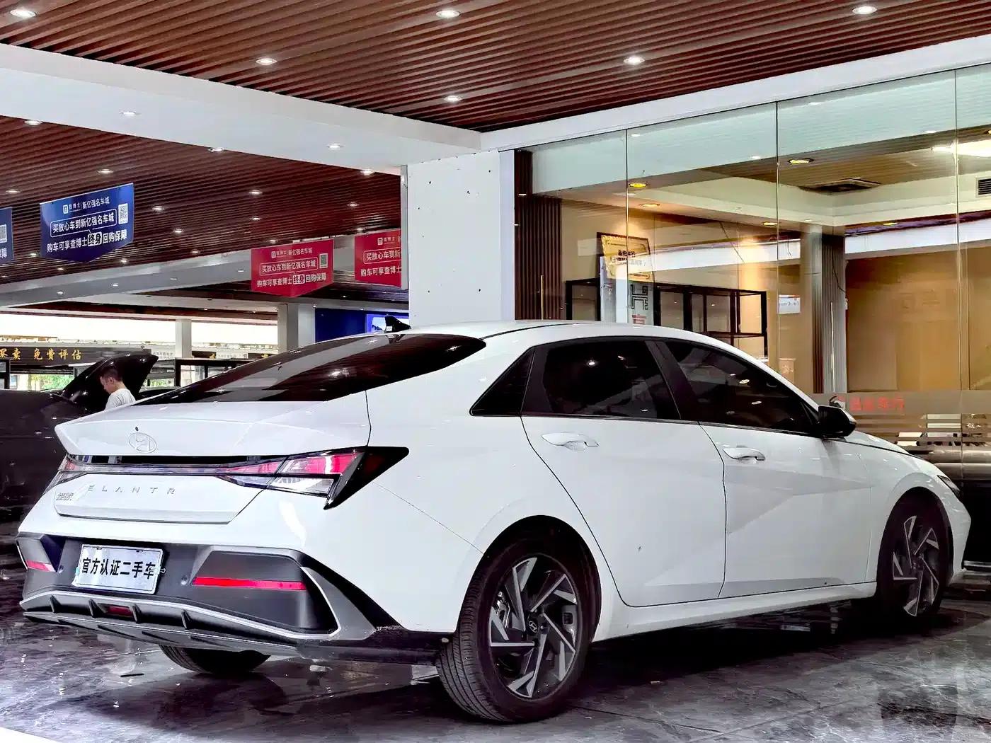 Hyundai Elantra 2023 1.5L CVT GLX Elite Edition — миниатюра 15