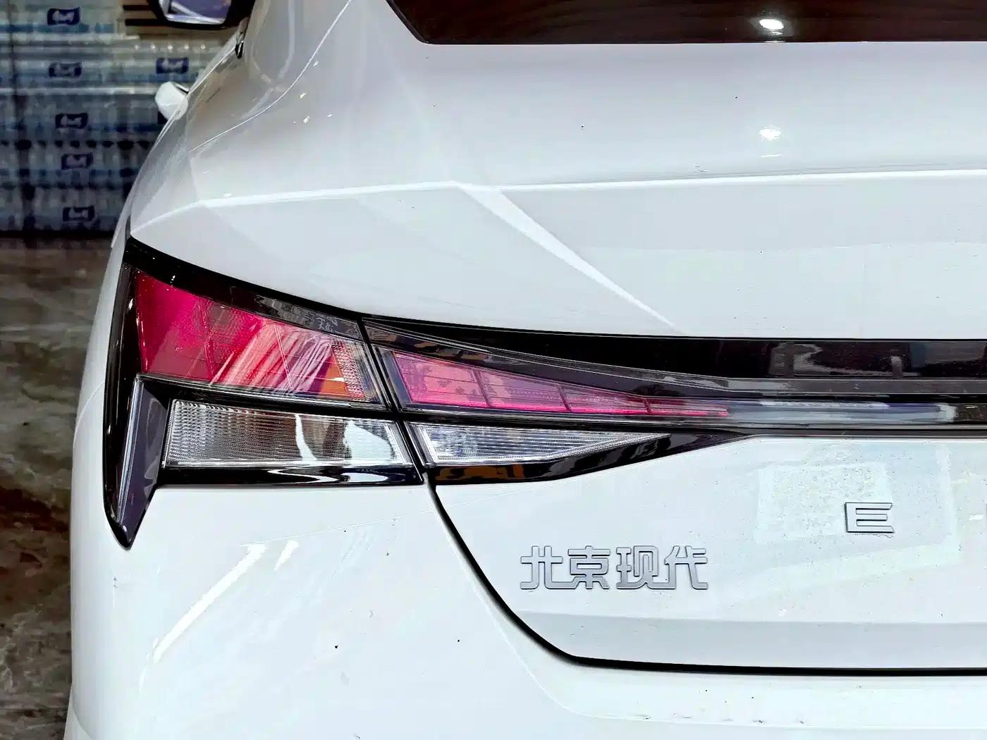 Hyundai Elantra 2023 1.5L CVT GLX Elite Edition — миниатюра 9