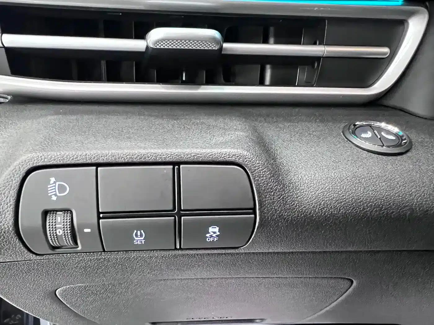 Hyundai Elantra 2022 1.5L CVT GLX Elite Edition — миниатюра 9