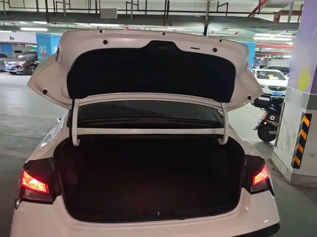 Hyundai Elantra 2023 1.5L CVT GLX Elite Edition — миниатюра 19