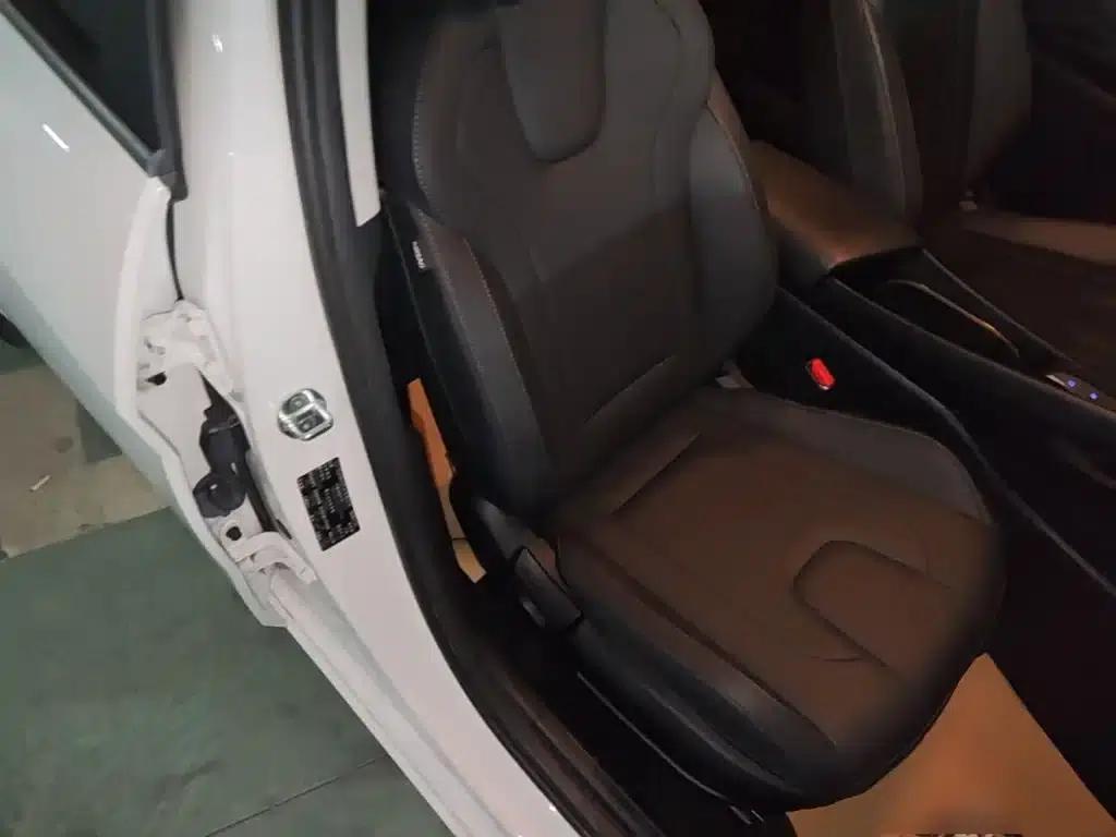 Hyundai Elantra 2023 1.5L CVT GLX Elite Edition — миниатюра 25