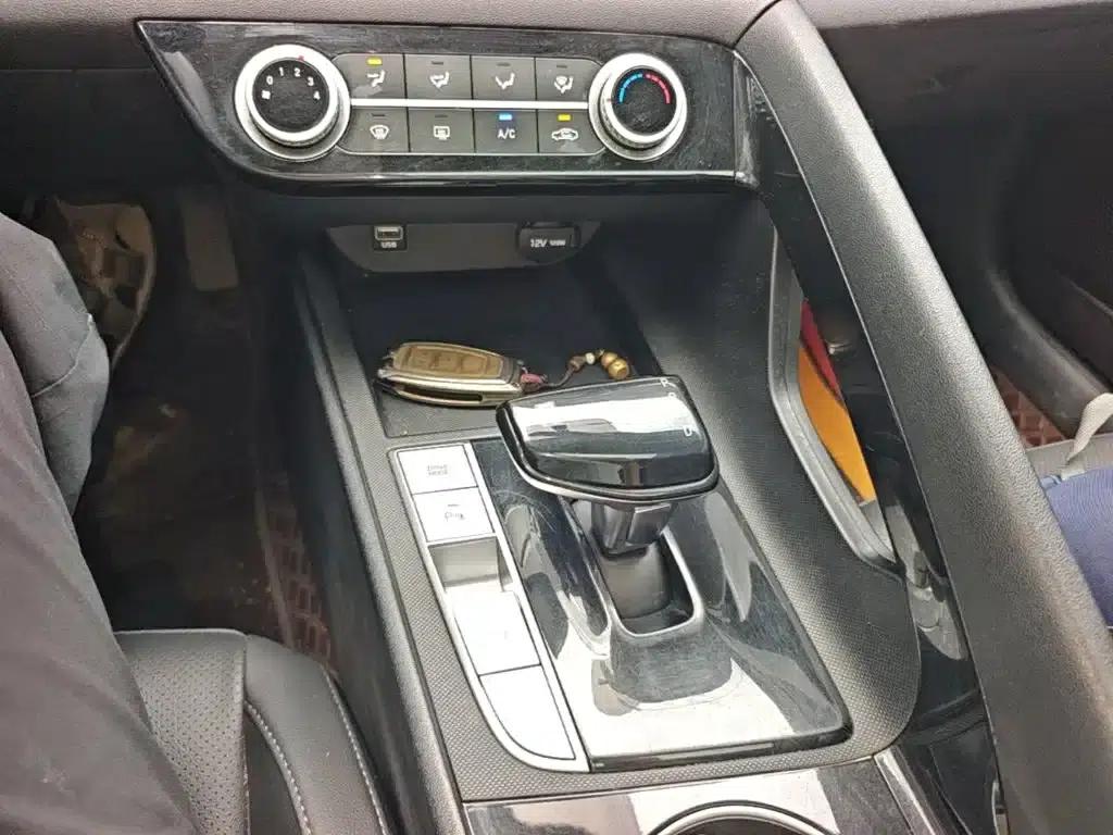 Hyundai Elantra 2022 1.5L CVT GLX Elite Edition — миниатюра 14
