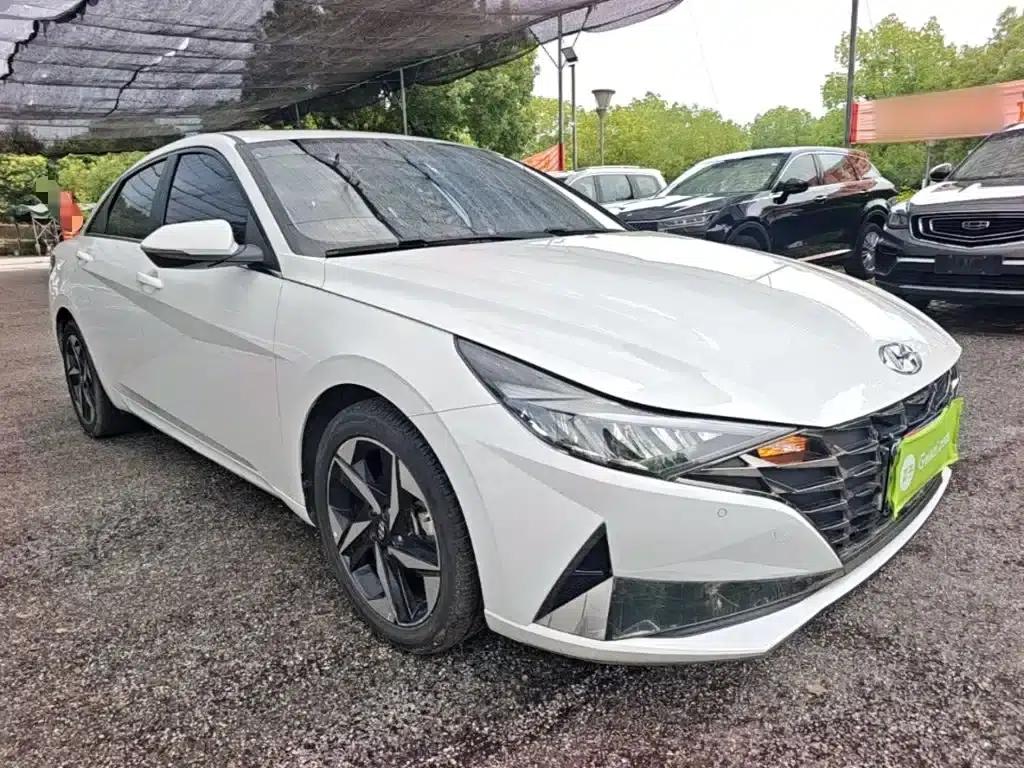 Hyundai Elantra 2022 1.5L CVT GLX Elite Edition — миниатюра 4