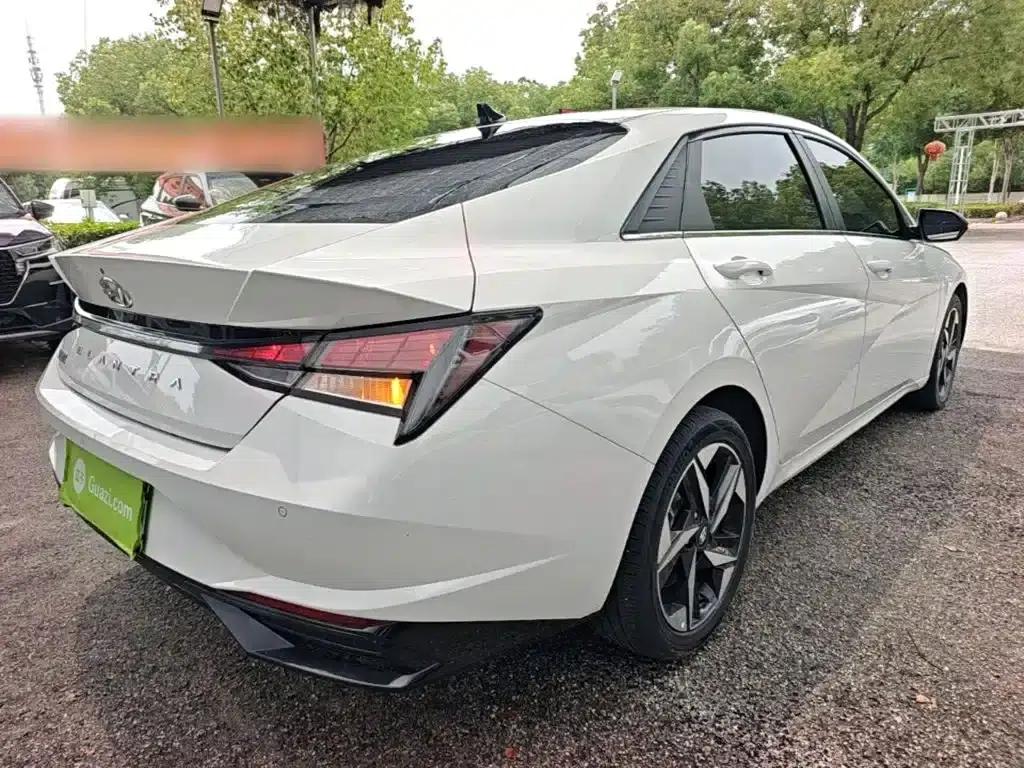 Hyundai Elantra 2022 1.5L CVT GLX Elite Edition — миниатюра 7