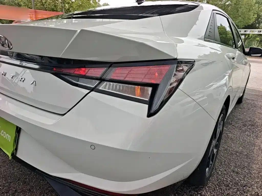 Hyundai Elantra 2022 1.5L CVT GLX Elite Edition — миниатюра 8