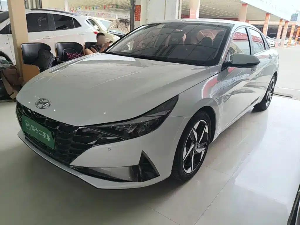 Hyundai Elantra 2021 1.5L CVT GLX Elite Edition — миниатюра 1