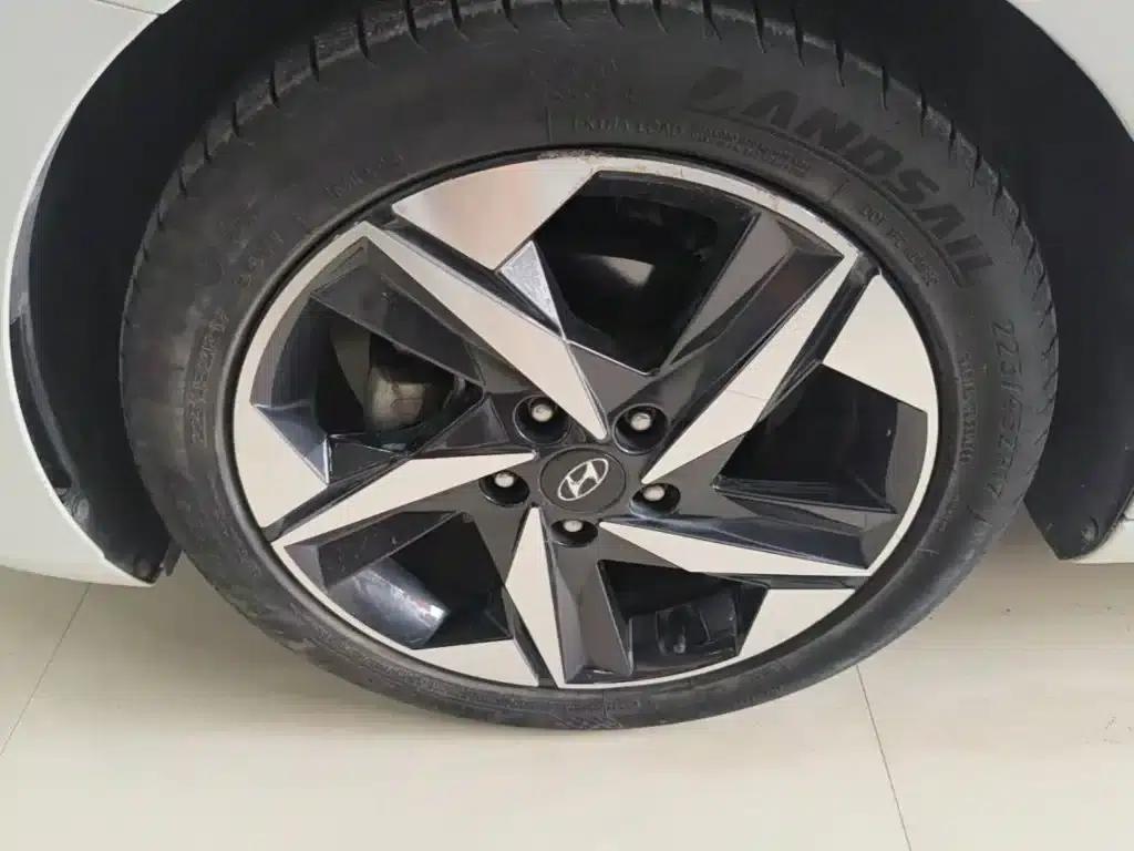 Hyundai Elantra 2021 1.5L CVT GLX Elite Edition — миниатюра 23