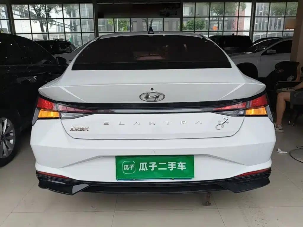 Hyundai Elantra 2021 1.5L CVT GLX Elite Edition — миниатюра 6