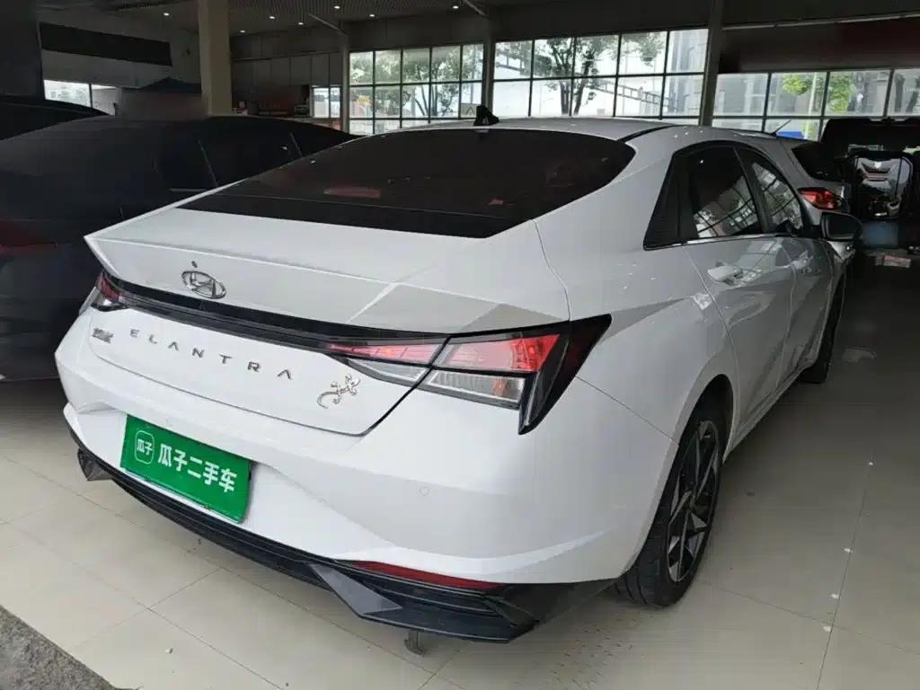 Hyundai Elantra 2021 1.5L CVT GLX Elite Edition — миниатюра 7